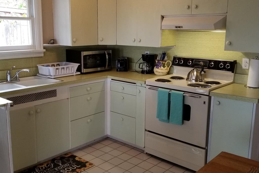 Cottage By The Sea - thumb 3