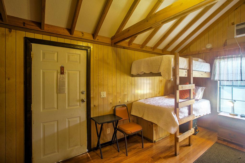 Cozy Everglades City Studio Cabin - Steps To Bay! - thumb 3