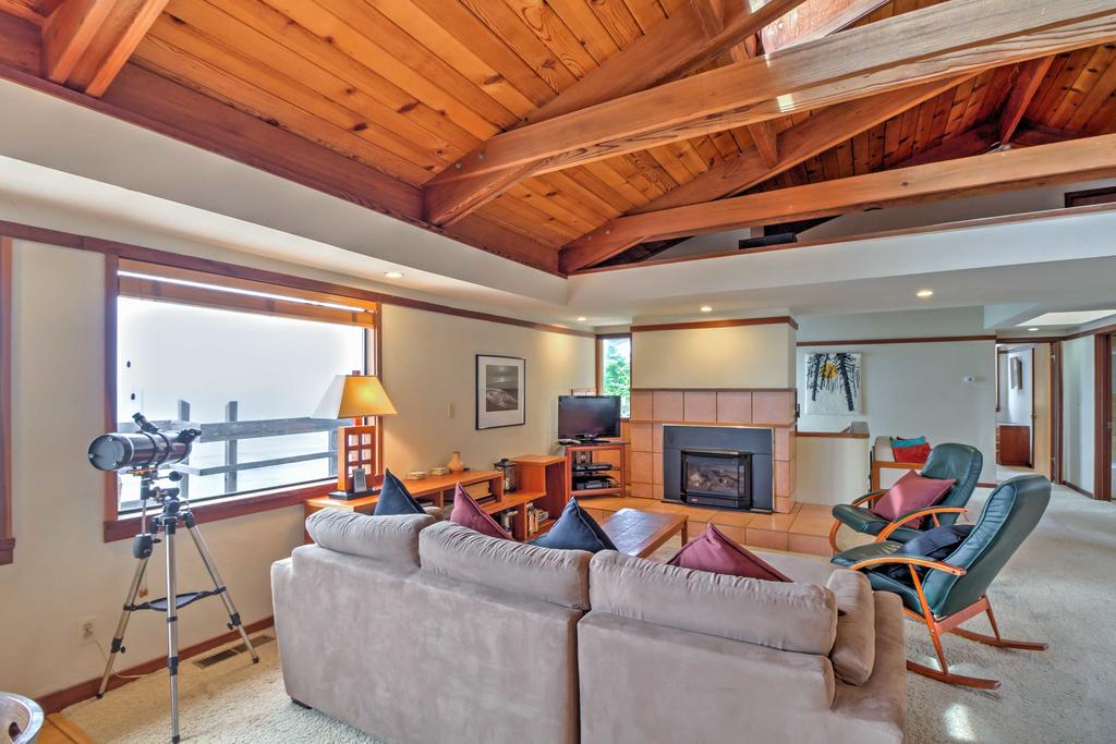 Cozy Irish Beach House With Hot Tub & Ocean Views! - thumb 3