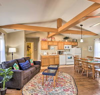 Cozy Ironton Cabin with Shared Pool  Patio - Accommodation Alabama