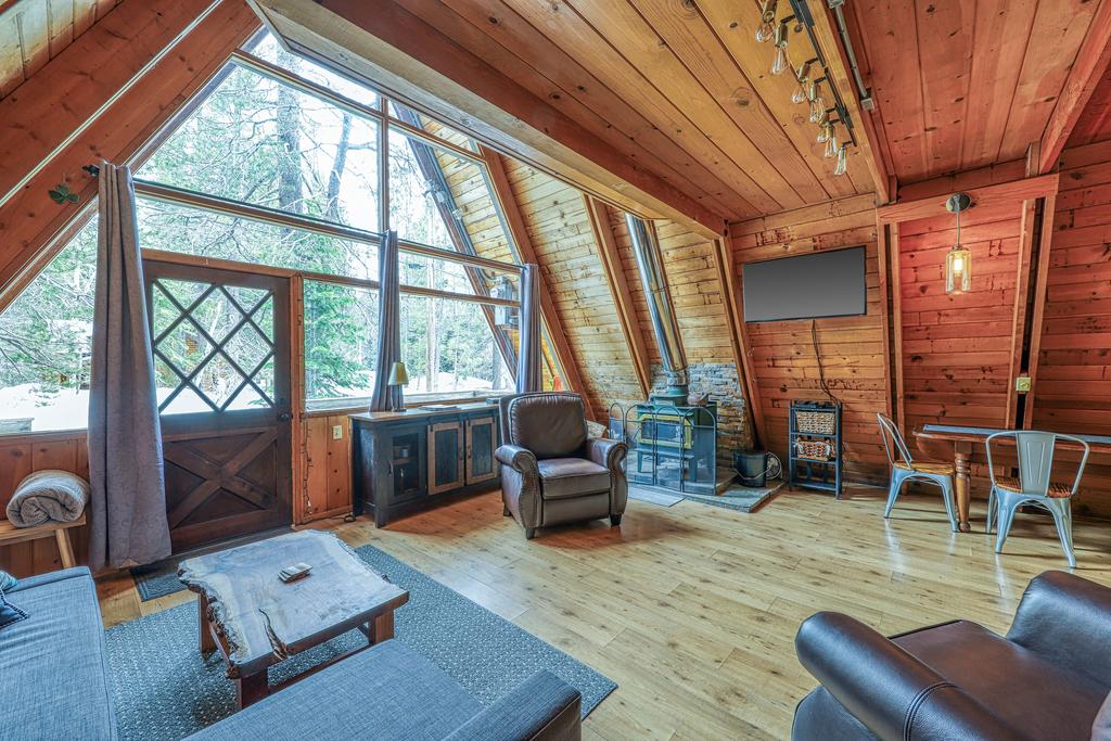 Cozy Mountain Escape In The Sierras - thumb 1