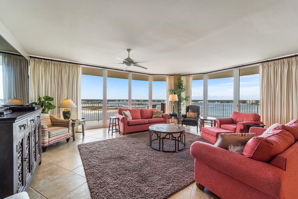 CRC1002 Condo - thumb 1