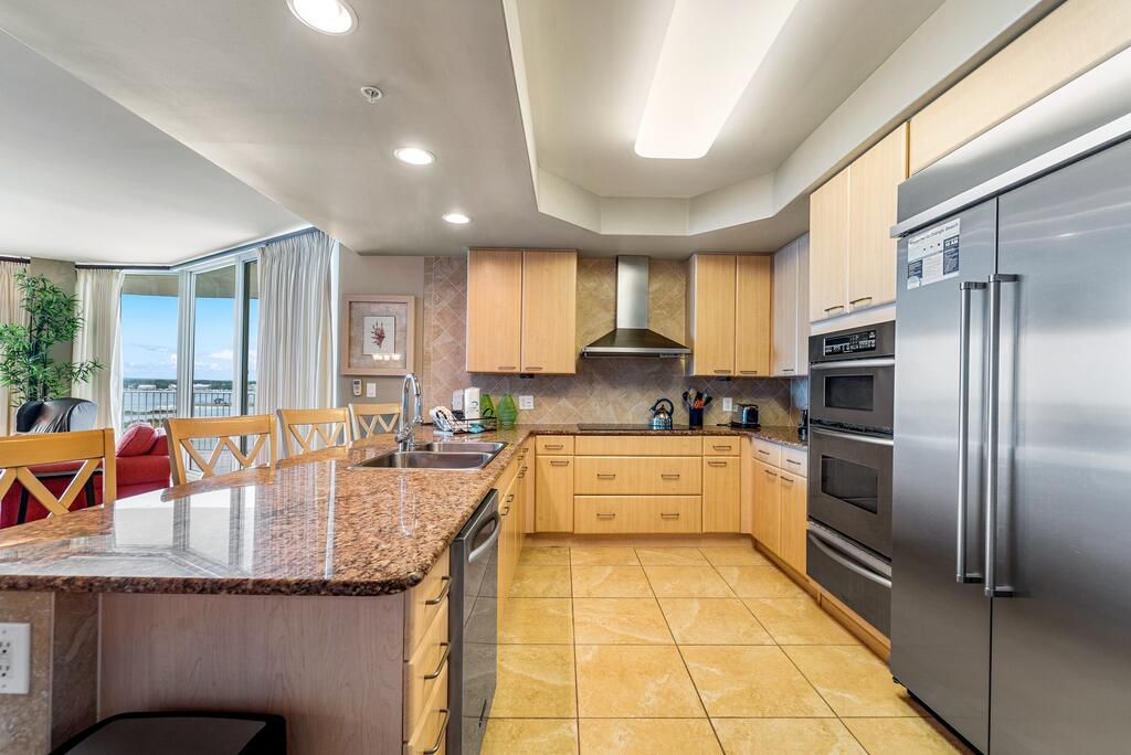 CRC1002 Condo - thumb 3