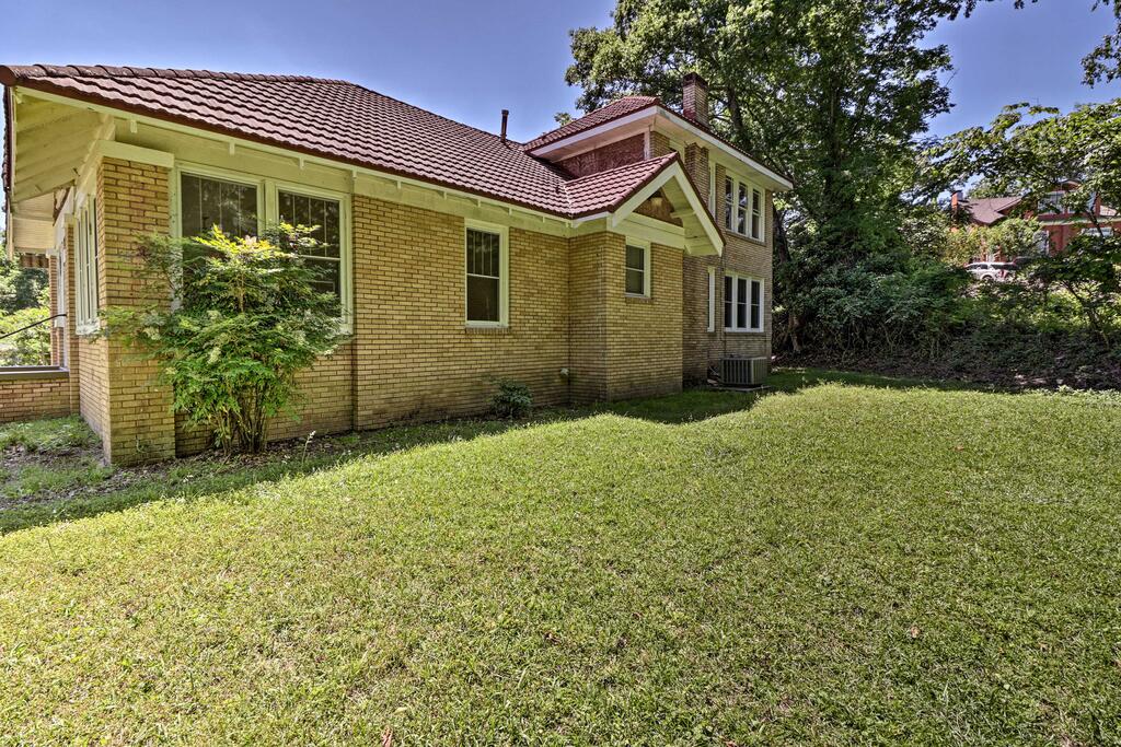 Cyclers Hot Springs Hub Less Than 2 Mi To Bike Trail - thumb 1