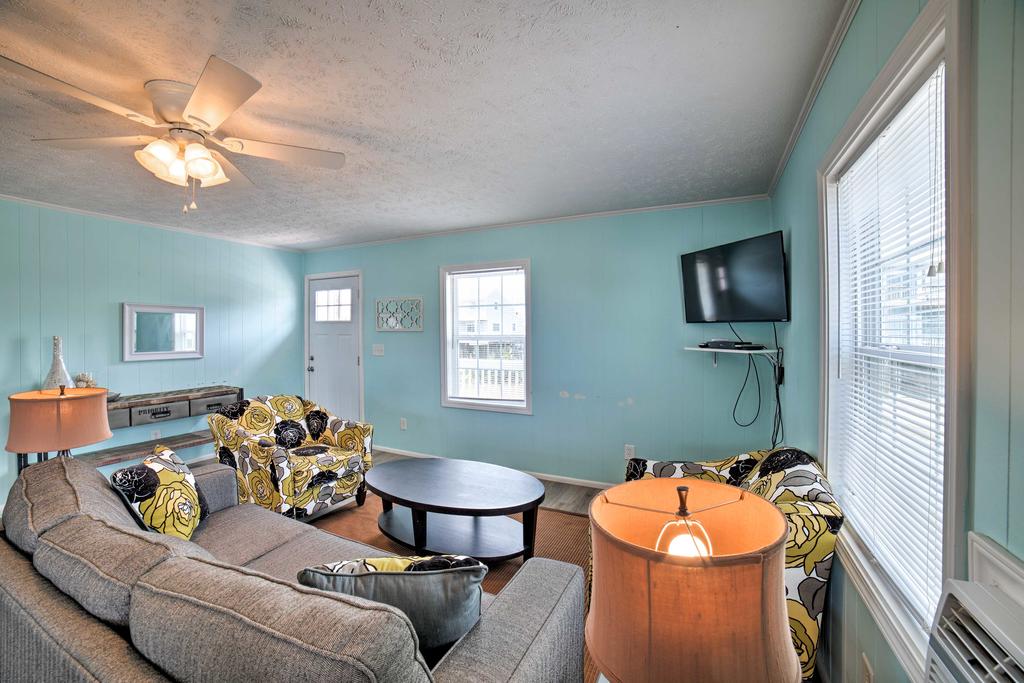 Dog-Friendly Surf City Home, 2 Blocks To Beach! - thumb 3