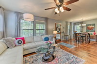 Dog-Friendly Woodlands Townhouse Near Market St. Accommodation Alabama