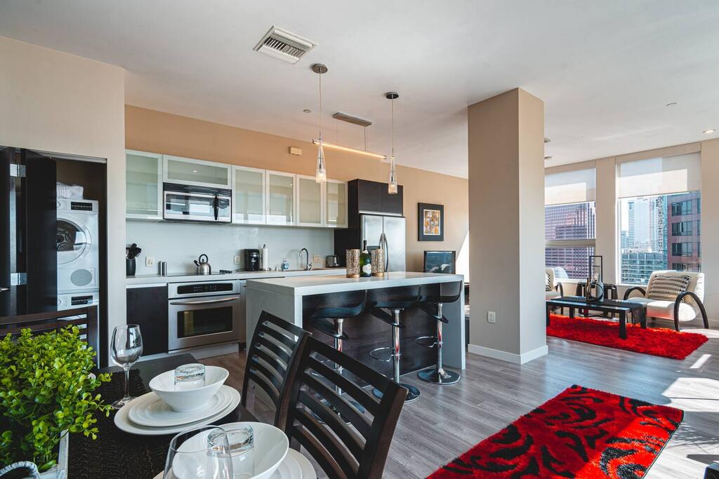 DTWILA 2BD 2Bath High Rise With City Views - thumb 1