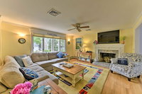 East Falmouth Home - 3-Min Walk to Private Beach Accommodation Alabama