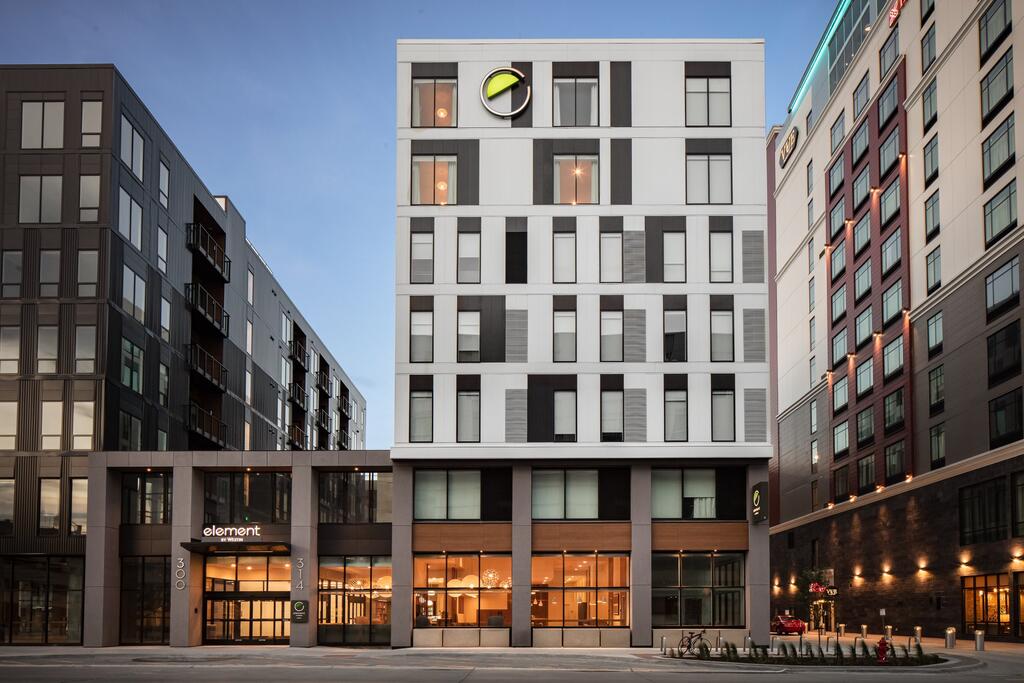 Element Iowa City - thumb 1