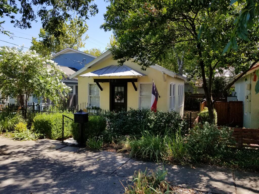 Elm Street Cottage - 2 Blocks To Downtown Square - thumb 1