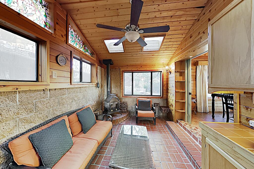 Expansive Haven W/ Fireplaces & Epic Game Room Home - thumb 1