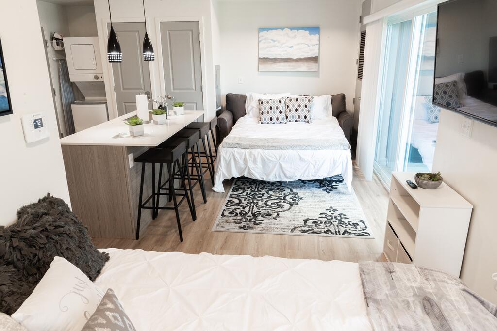 Extended Stays Washer And Dryer In Unit Hot Tub Gym Heart Of Downtown - thumb 3