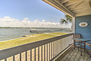 Family Condo On Lagoon With Pool, Steps To Beach