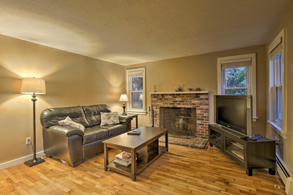 Family-Friendly Falmouth Home; Walk To Beach! - thumb 1