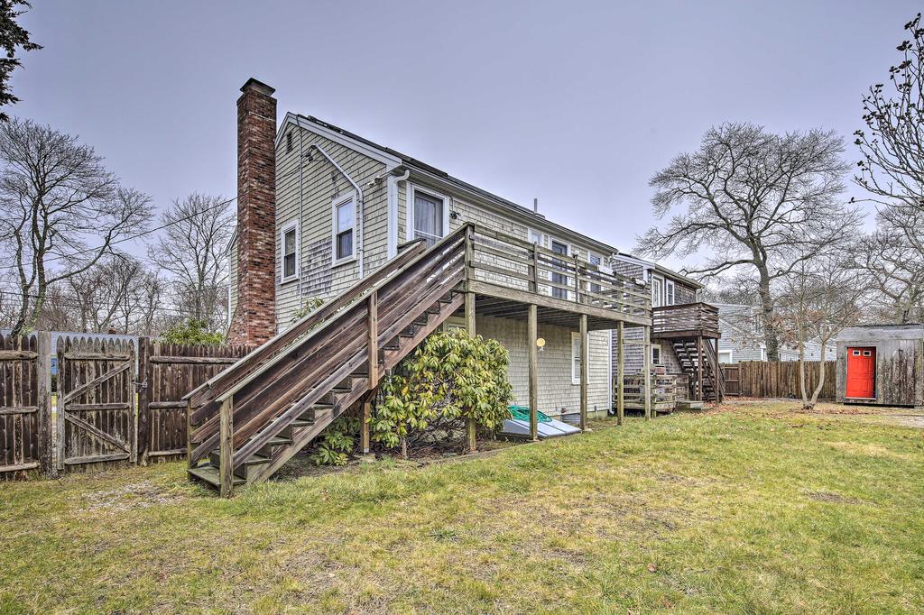 Family-Friendly Falmouth Home; Walk To Beach! - thumb 2