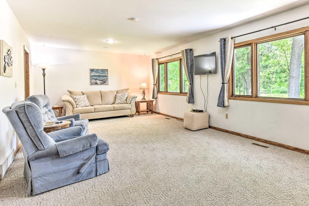 Fishermen's Paradise With Fire Pit On Rice Lake! - thumb 2