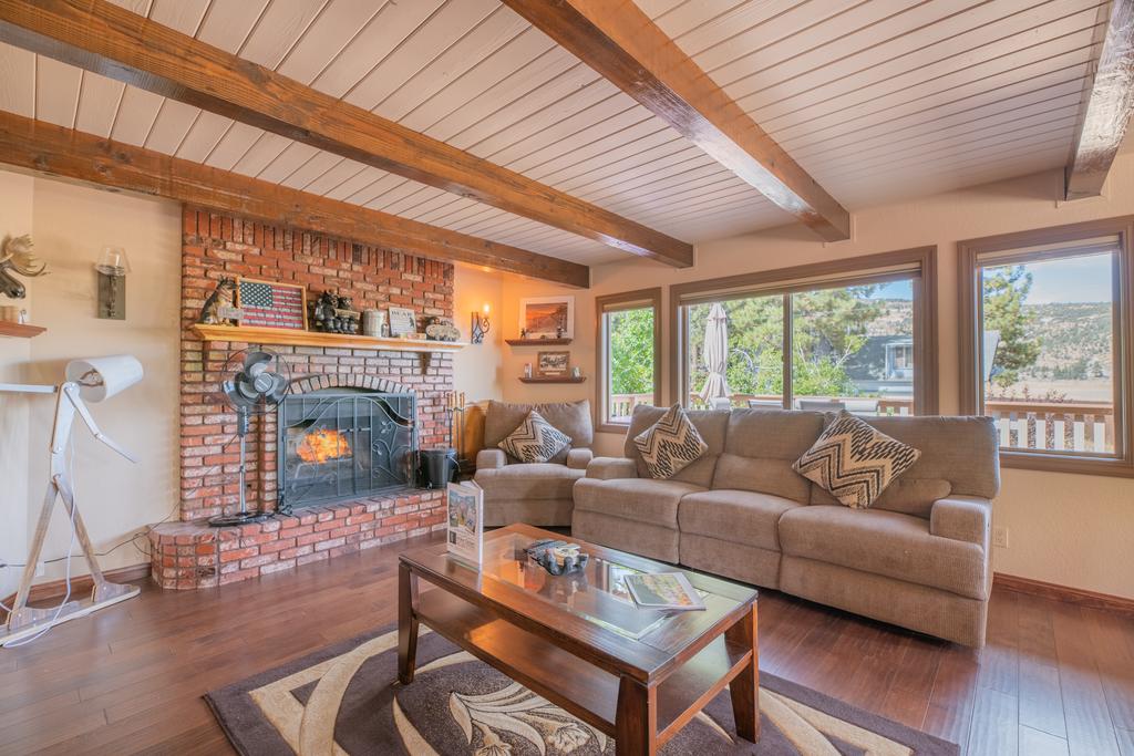 Gold Mountain Getaway - thumb 2