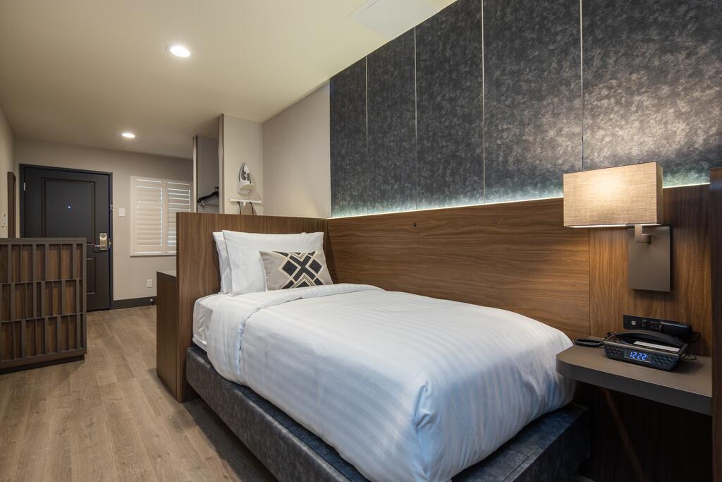 Golden Bear Inn - thumb 3