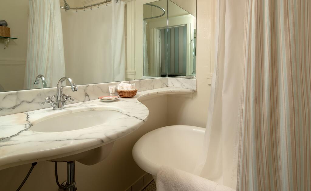 Golden Gate Hotel - thumb 2