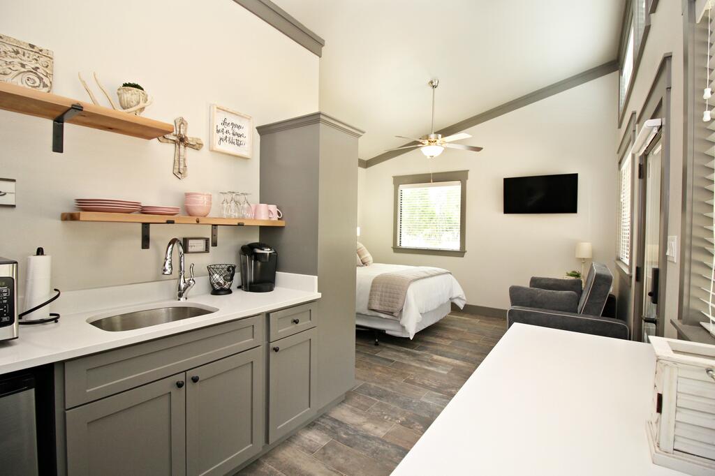 Green Acres Cottages - Wimberley Suite - thumb 2