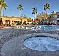 Ground-Floor Poolside Mesa Condo with Luxe Amenities - Accommodation Alabama