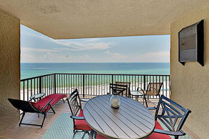 Gulf-Front! Luxury Corner Condo With Pools & Gym Condo
