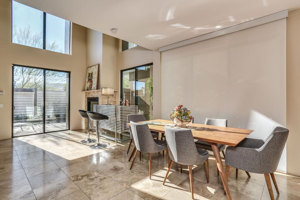 Hacienda Sherry At Racquet Club - thumb 3