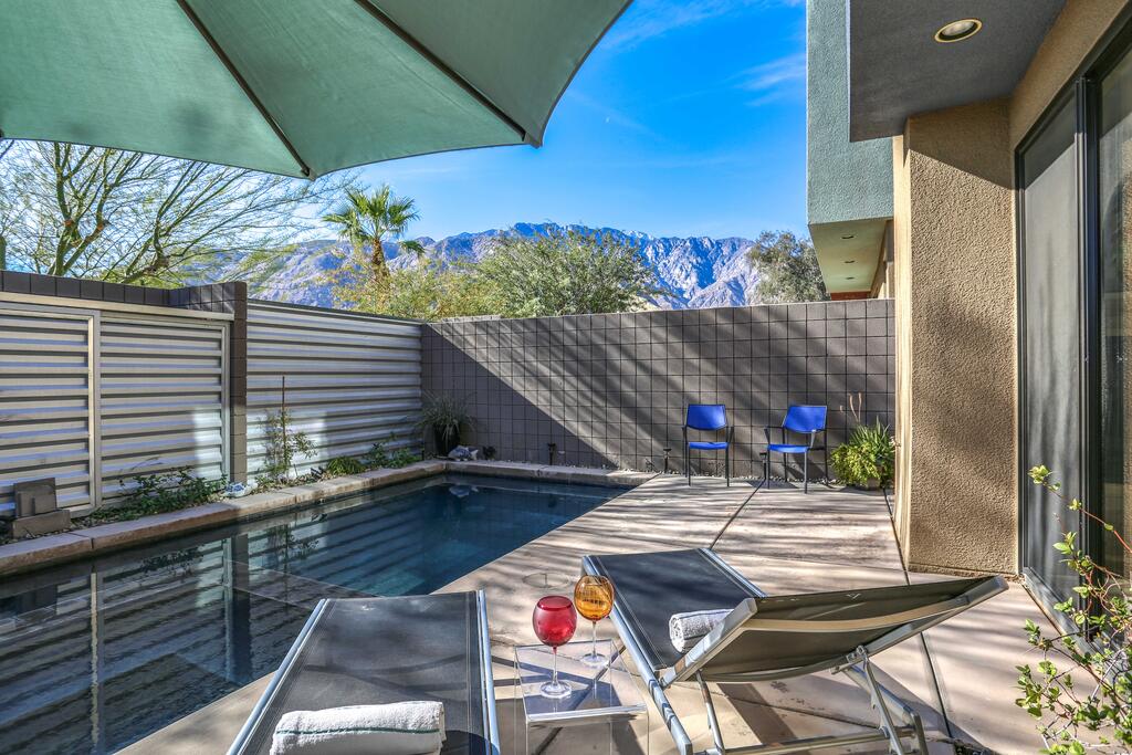 Hacienda Sherry At Racquet Club - thumb 0