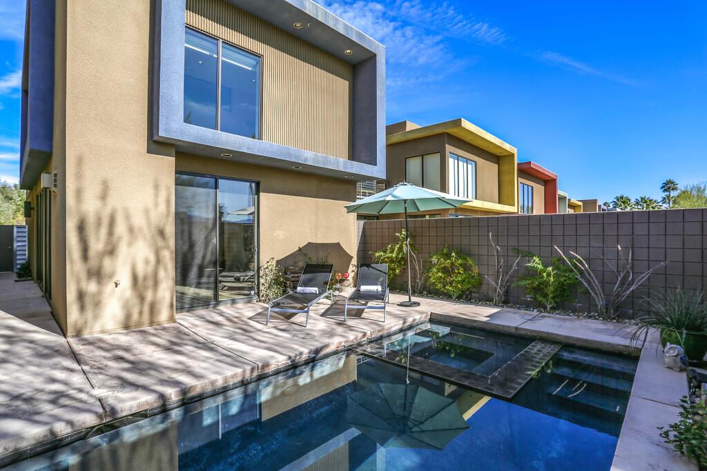 Hacienda Sherry At Racquet Club - thumb 2