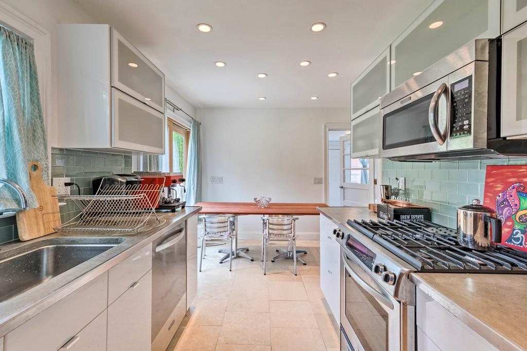 Hamptons Bay Home On Shinnecock Bay With Yard! - thumb 1