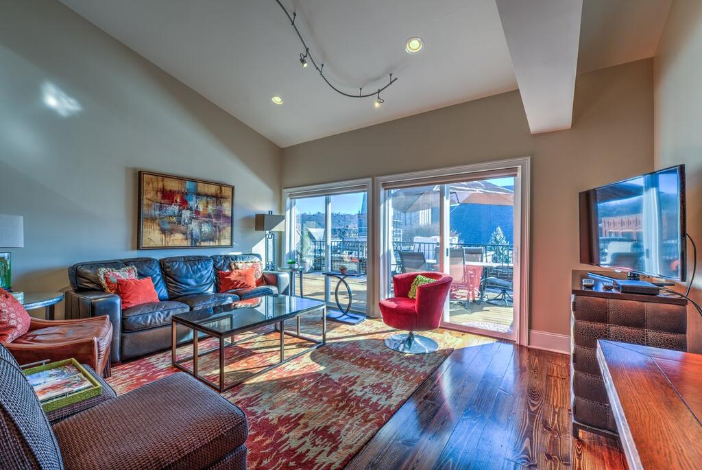 Heart Of Asheville Home - thumb 0