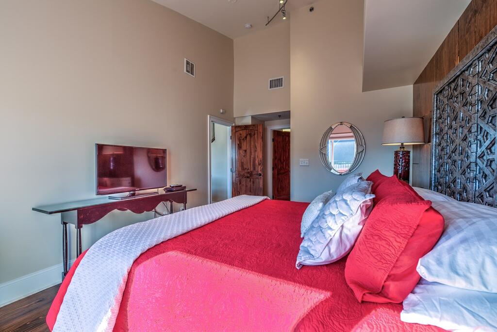 Heart Of Asheville Home - thumb 1