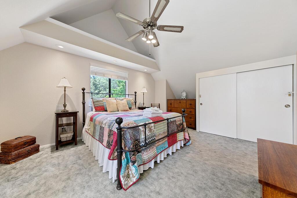 Hillside Cottage Near Bass Lake And Yosemite - thumb 2