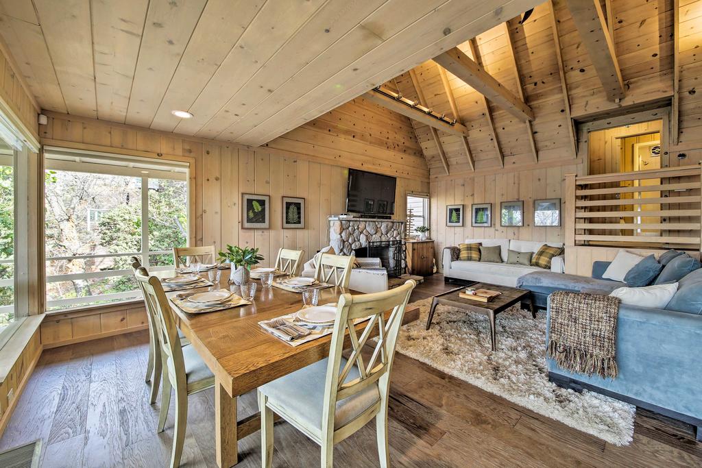 Home In Lake Arrowhead With Balcony & Lake Views! - thumb 3