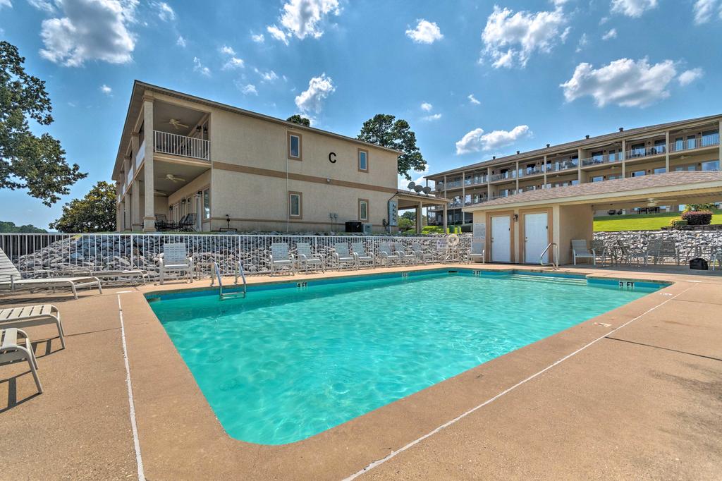 Home W/Deck+Pool Access, 1Mi To Lake Hamilton - thumb 2