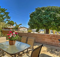 Home with Sunroom - 5 Mi to Joshua Tree Nat'l Park - Accommodation Alabama