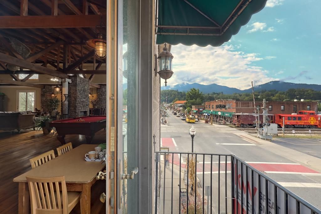 Hosteeva - Bryson City Loft 3BR Luxury Getaway - thumb 3