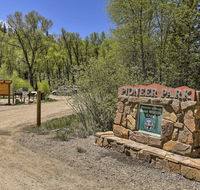 Hot Sulphur Springs Cottage - Near Resort  RMNP - Accommodation Alabama