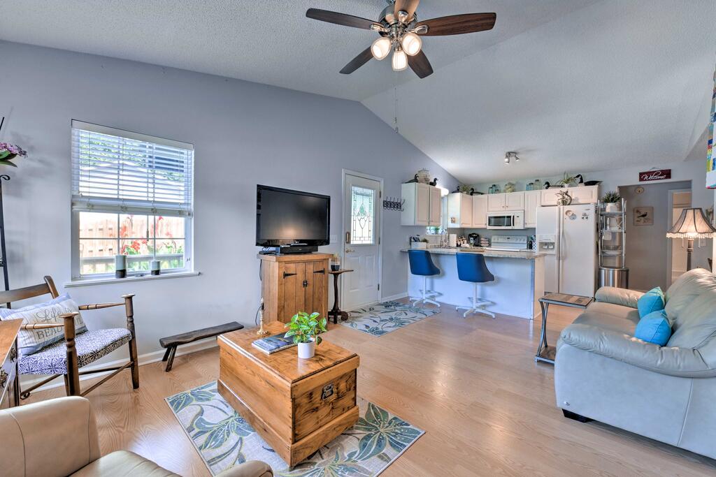 Lake Norman Home With Porch, Across From Marina! - thumb 3