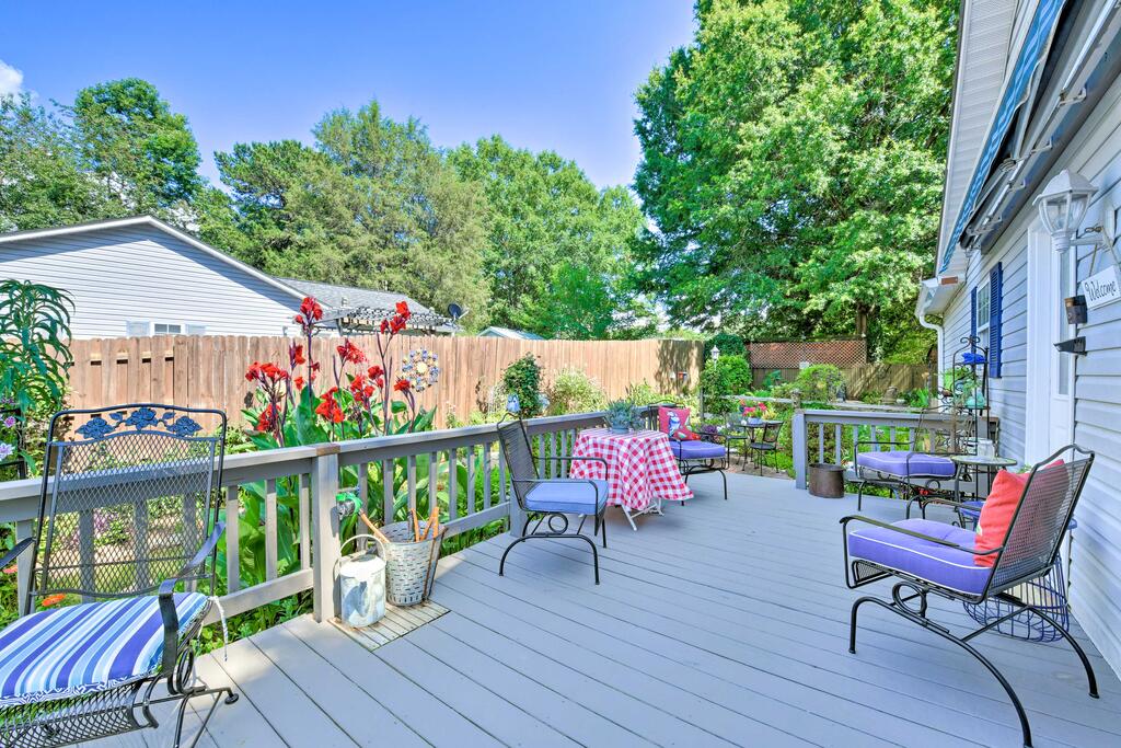 Lake Norman Home With Porch, Across From Marina! - thumb 1