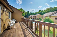 Lincoln Condo with Pool Access 6 Mi to Loon Mtn Accommodation Alabama