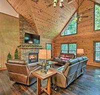 Log Cabin with Resort-Style Hot Tub - 5 Mi to Skiing - Accommodation Alabama