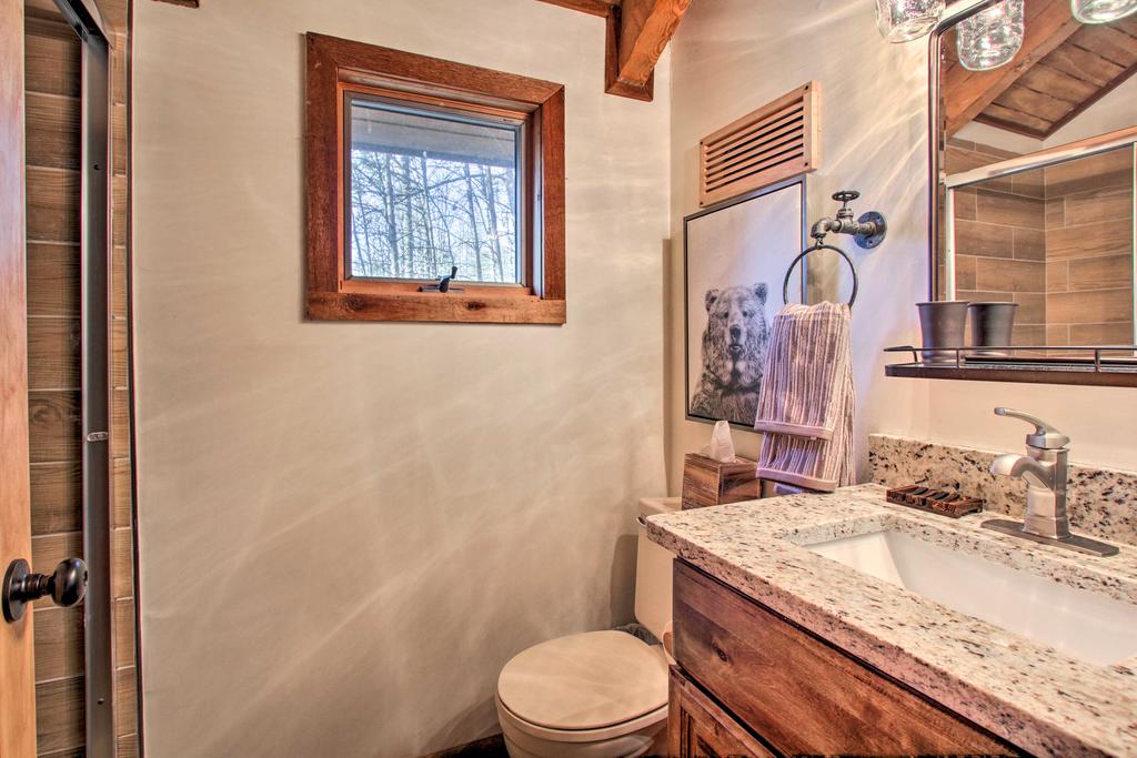 Luxe Gatlinburg Cabin With Panoramic Views & Hot Tub! - thumb 3