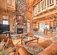 Luxe Lake Barkley Cabin with Hot Tub and Views - Accommodation Alabama