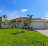 Luxurious 4 bedroom with 2 master suites 4 baths heated pool and spa home located on a canal. - Accommodation Alabama