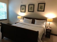Luxurious Furnished Apartment by the Woodlands Waterway Accommodation Alabama