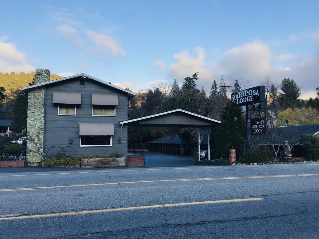 Mariposa Lodge - thumb 0