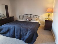 Master bedroom in Salem NH close to Boston express Accommodation Alabama
