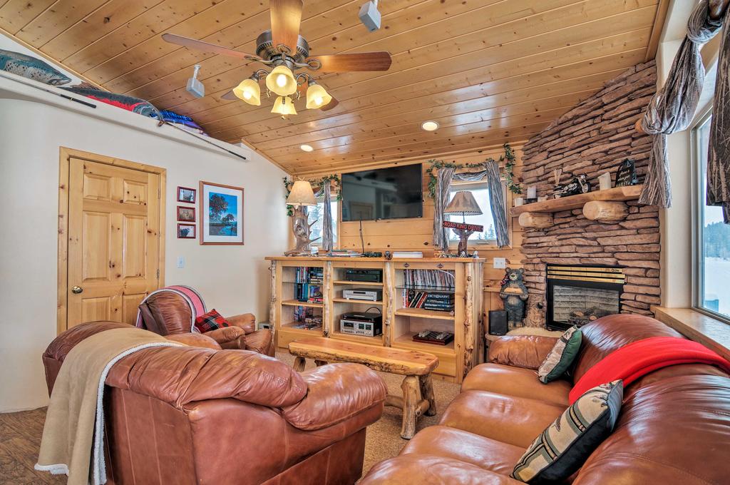 Meadow-View Mountain Cabin In Downtown Duck Creek! - thumb 1