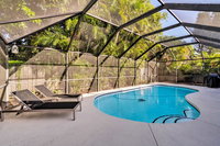 Modern Venice Home with Lanai 1mi to Prvt Beach Accommodation Alabama